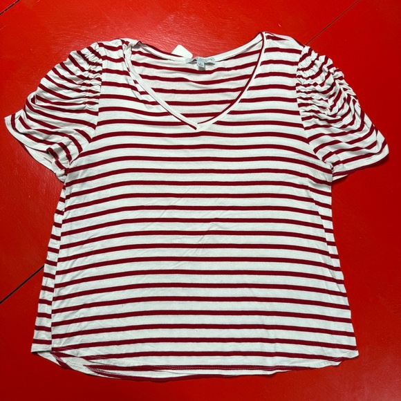 Green Envelope Tops - GREEN ENVELOPE Striped Red and White Women's T SHIRT V NECK